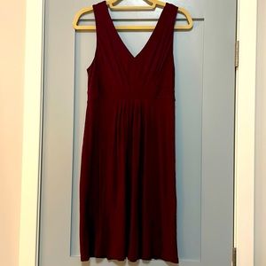 Ann Taylor LOFT Empire waist, V-Neck stretchy dress, burgundy, size small
